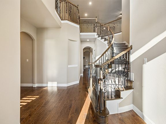 5th image of 3030 Wincrest Dr