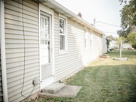 3rd image of 1080 Kelly Dr