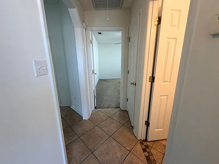 4125 Sedgwyck Ln — Photo 12