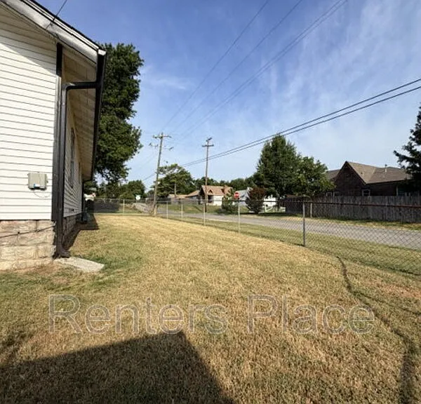 201 S Jamestown Ave — Photo 10