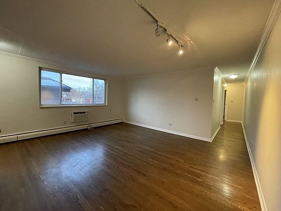 4th image of 1242 N Gaylord St APT 204