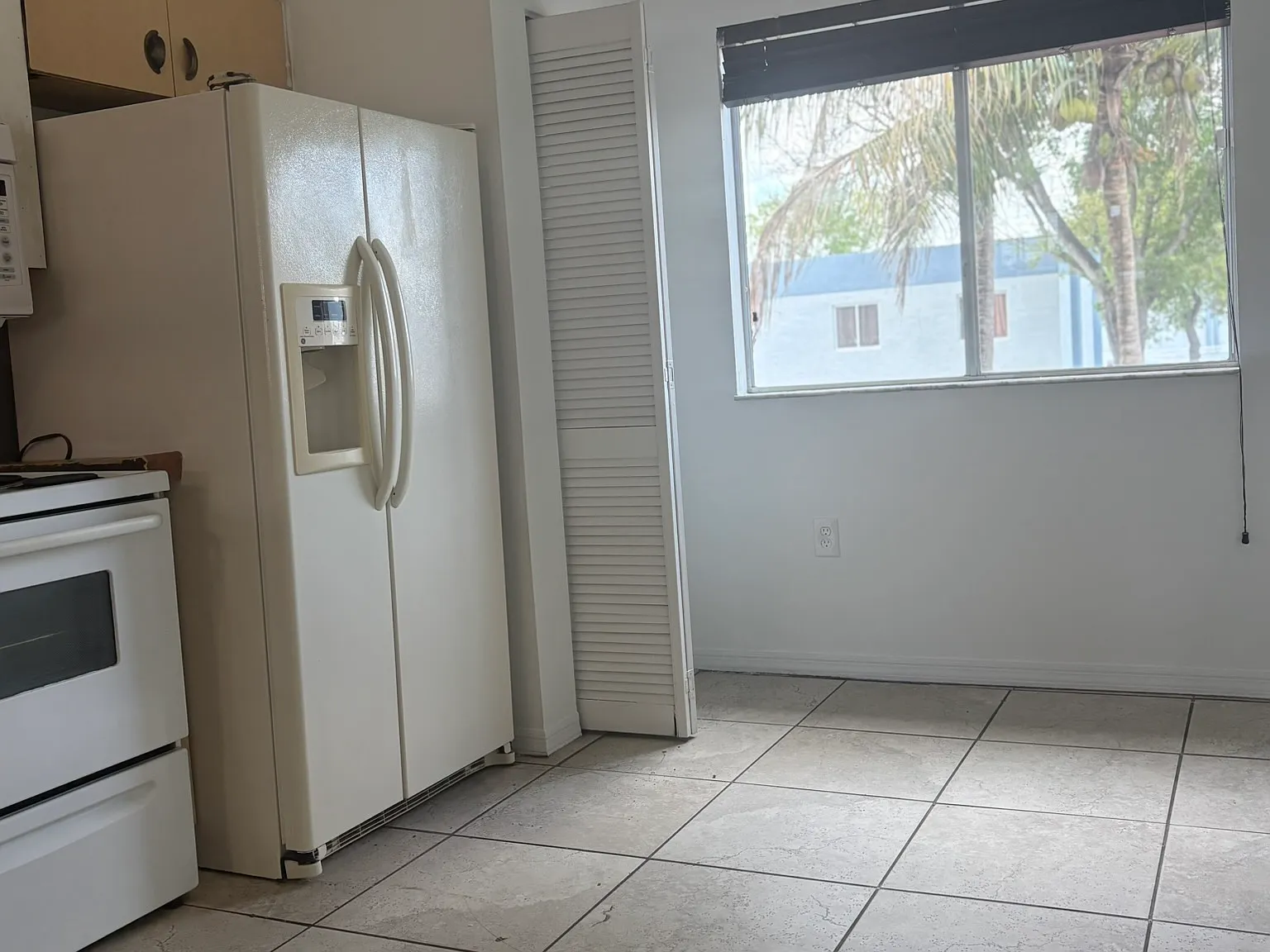 2 bed, 950 sqft, $2,200 — Photo 3