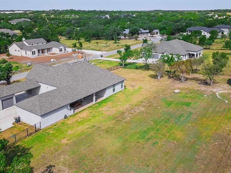 104 Lazy Oak Pl — Photo 11
