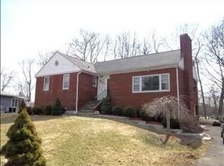 13 Osborne Rd, Poughkeepsie, NY 12601