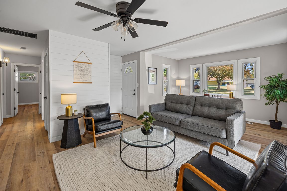 next background image