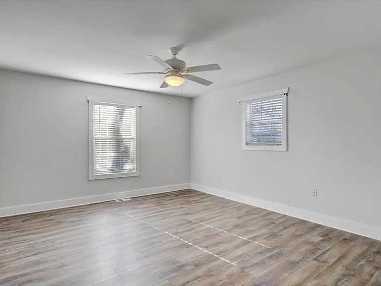 1128 Carnegie Ave — Photo 13
