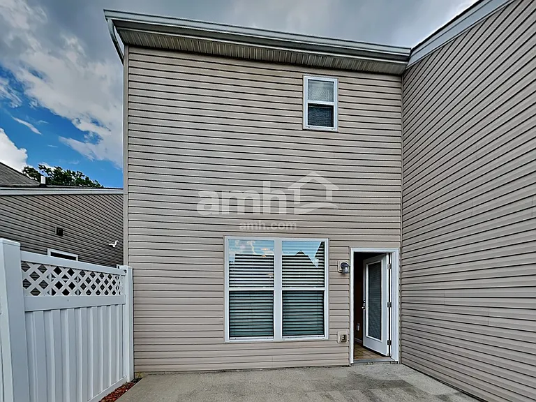 4207 N Yorkshire Sq — Photo 24