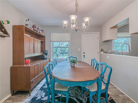 4th image of 11817 Fuller Ave