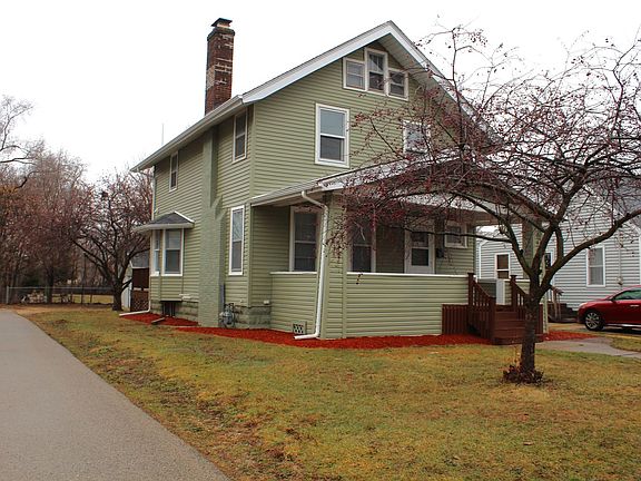 3rd image of 1512 N Rockton Ave