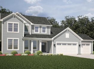 N73W17723 Mineral Dr, Menomonee Falls, WI 53051