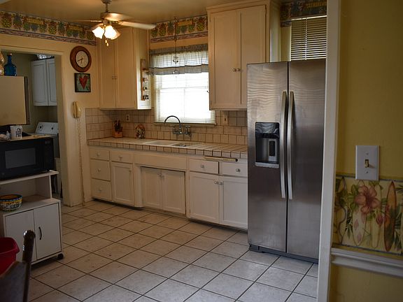 2nd image of 4707 Canehill Ave