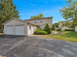 3012 Ivy Hill Cir, Cortland, OH 44410
