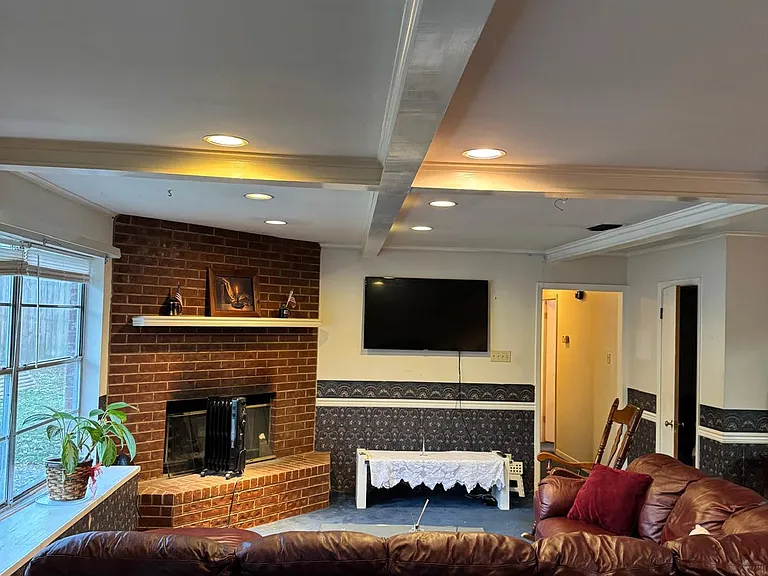 3102 Cook Ln — Photo 1