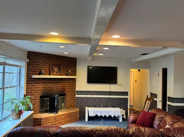 3102 Cook Ln, Longview, TX 75604