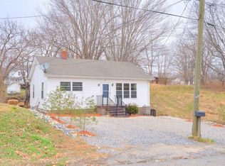 641 4th St NE, Pulaski, VA 24301