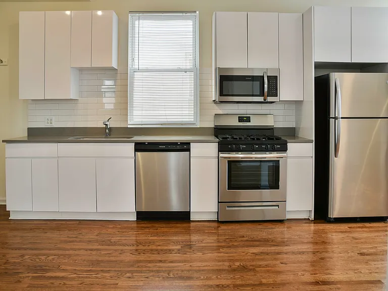 2438 N Ashland Ave #2R — Photo 5