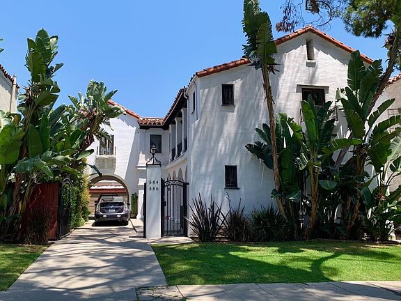 4th image of 584 N Windsor Blvd
