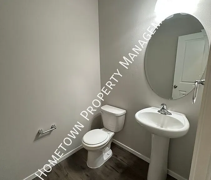 6918 Oleander Ave NE — Photo 3