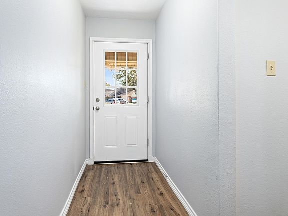 4th image of 2214 Spring Oak Ln