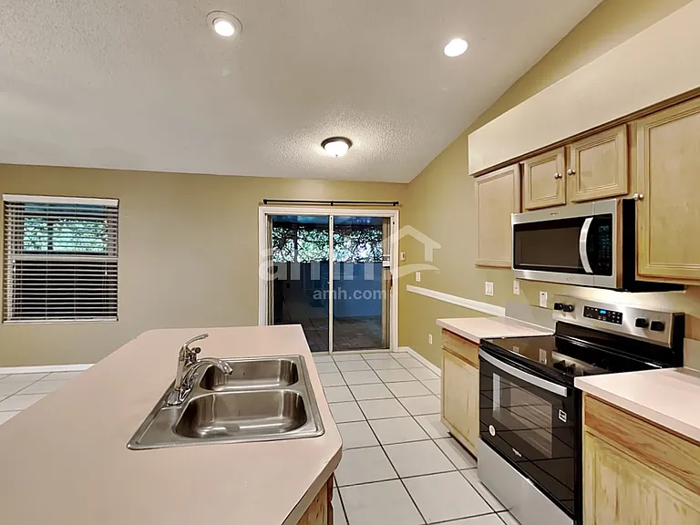 11224 Cypress Leaf Dr — Photo 4