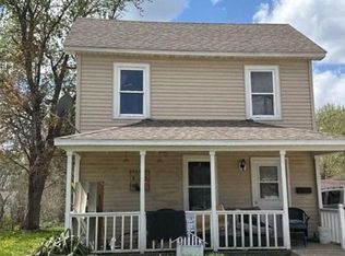 313 N Beaumont Rd, Prairie Du Chien, WI 53821