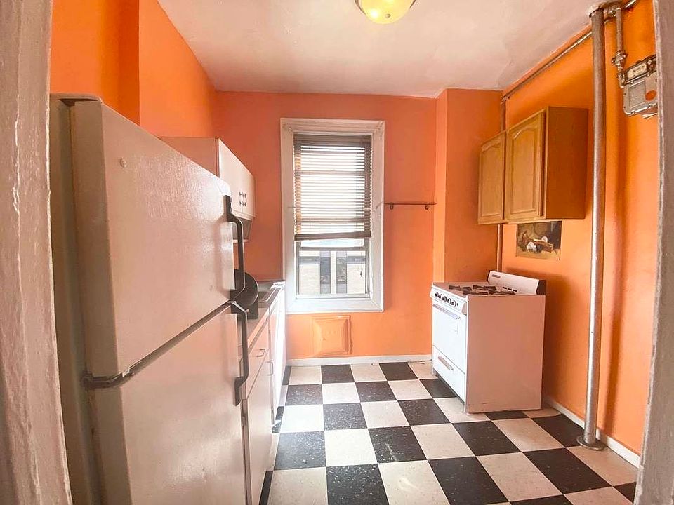 1st image of 501 W 214th St #42