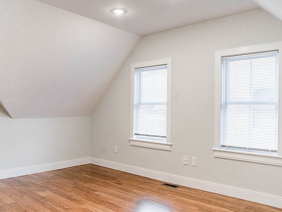 5th image of 12 Falkland St #2
