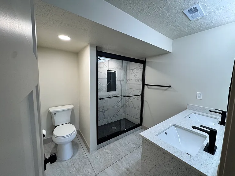 Master bedroom bathroom