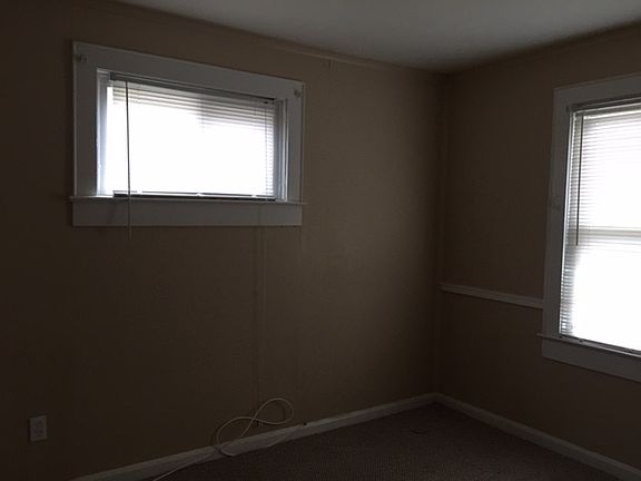 3rd image of 1334 N Grant Ave
