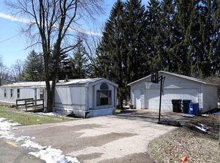 319 Railroad St, Rio, WI 53960