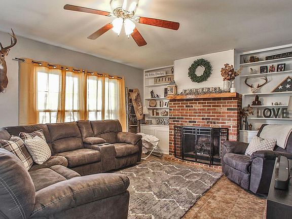 5th image of 50 Lynette Dr
