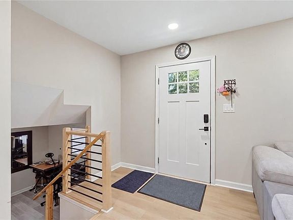 4th image of 3316 Alcazar Dr