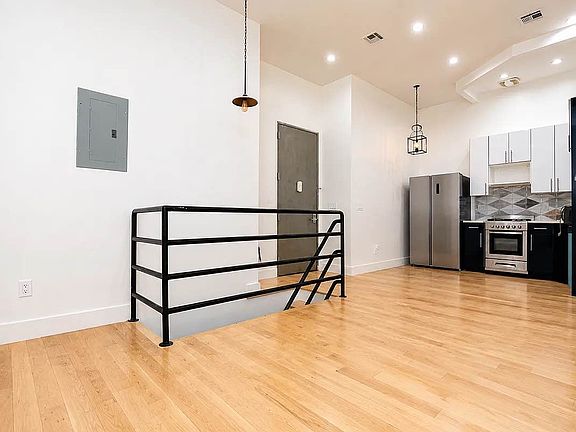 3rd image of 17 Marcus Garvey Blvd APT 2L