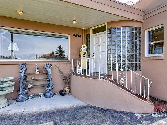 3rd image of 802 Driftwood Ln