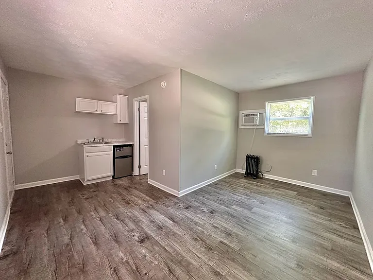 204 Courtyard Cir — Photo 27