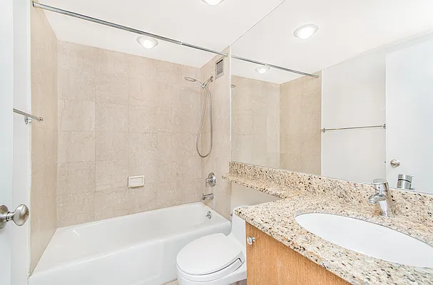 Sold by Re/Max In The City | media 15