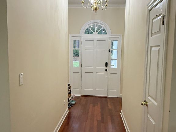 4th image of 104 Wild Oak Dr