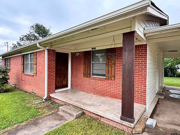 3rd image of 1305 Richardson Dr
