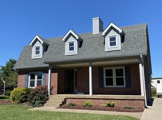 7407 Crabtree Dr, Louisville, KY 40228