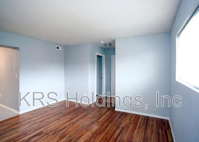 4247 Orcutt Ave — Photo 6