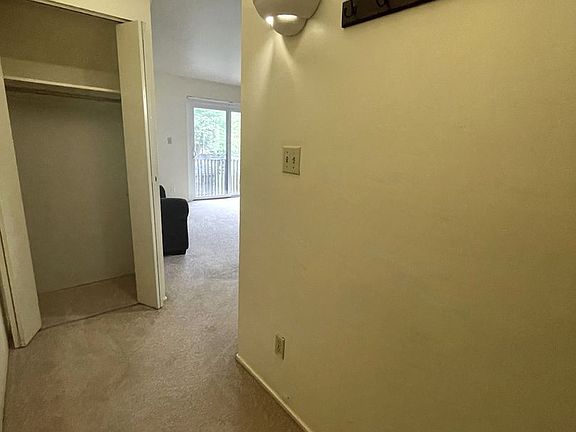 3rd image of 526 Linden St APT 7