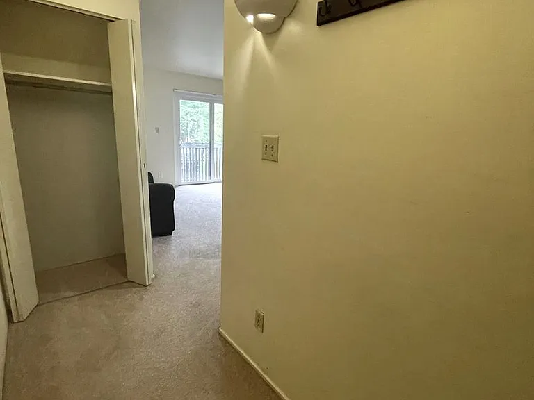 526 Linden St — Photo 19
