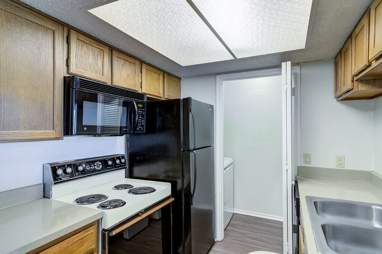 Peppertree Apartment Homes — Photo 2