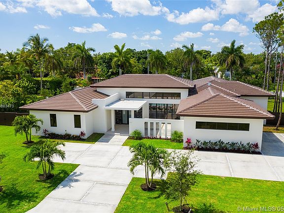 3rd image of 8380 SW 183rd Ter
