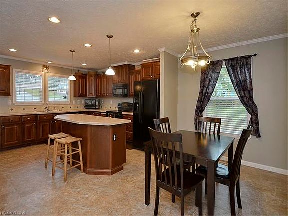 3rd image of 481 Katie Dr