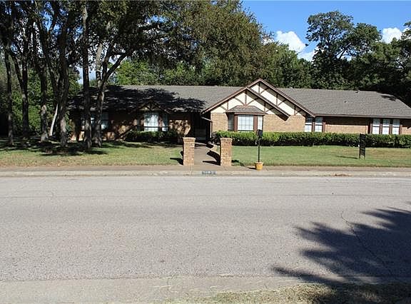 2nd image of 1105 Douglas Dr
