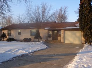 721 7th St SW, Wells, MN 56097