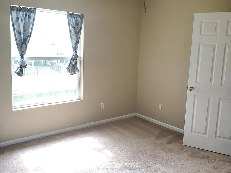 1625 Vineland Cir #B — Photo 18