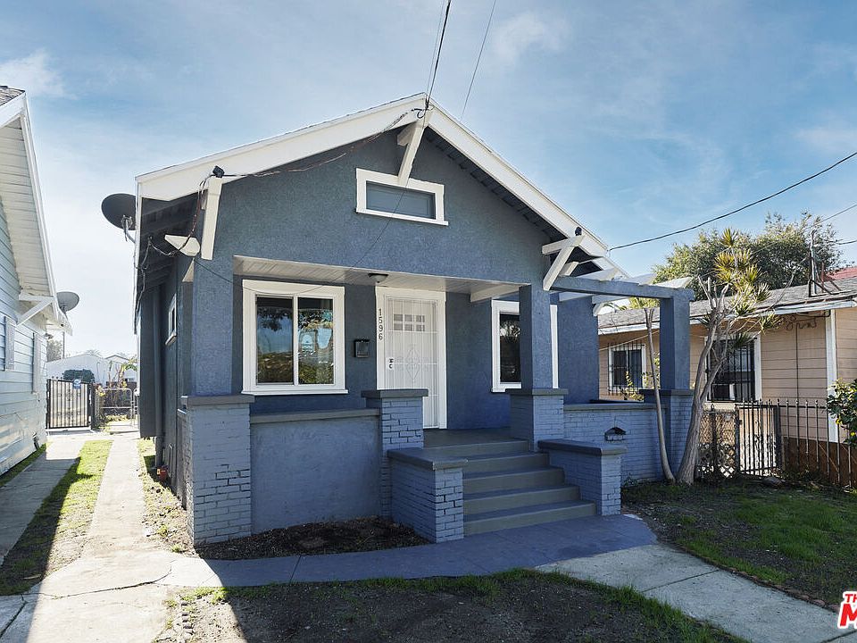 1st image of 1596 W 35th Pl