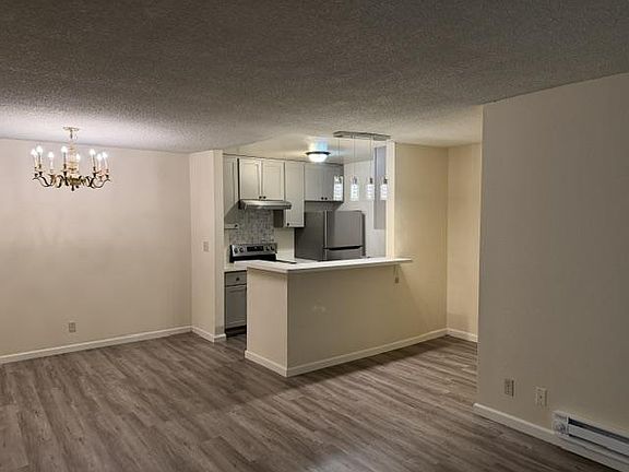 3rd image of 359 Half Moon Ln APT 102